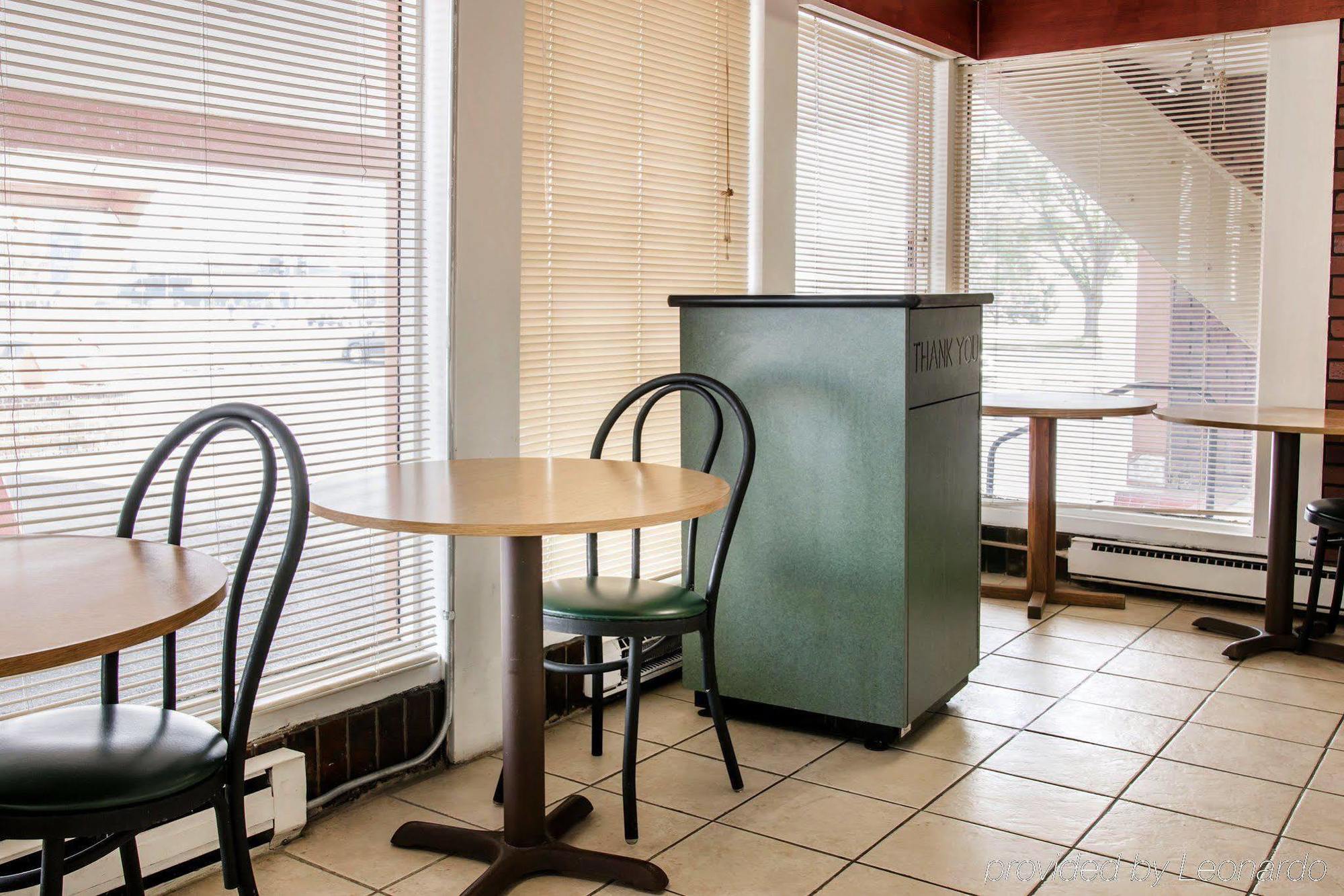 Econo Lodge Battle Creek Bagian luar foto