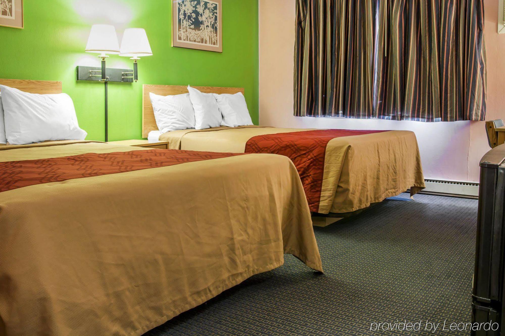 Econo Lodge Battle Creek Bagian luar foto
