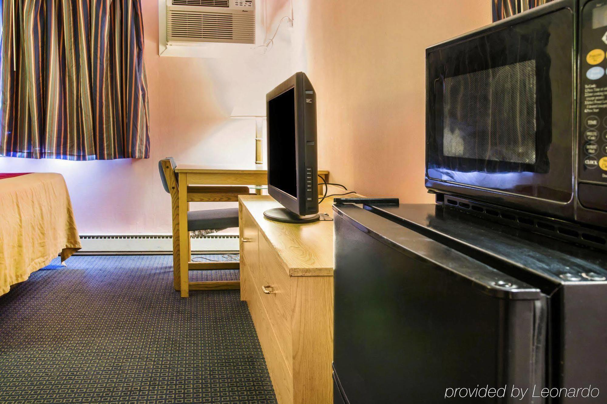 Econo Lodge Battle Creek Bagian luar foto