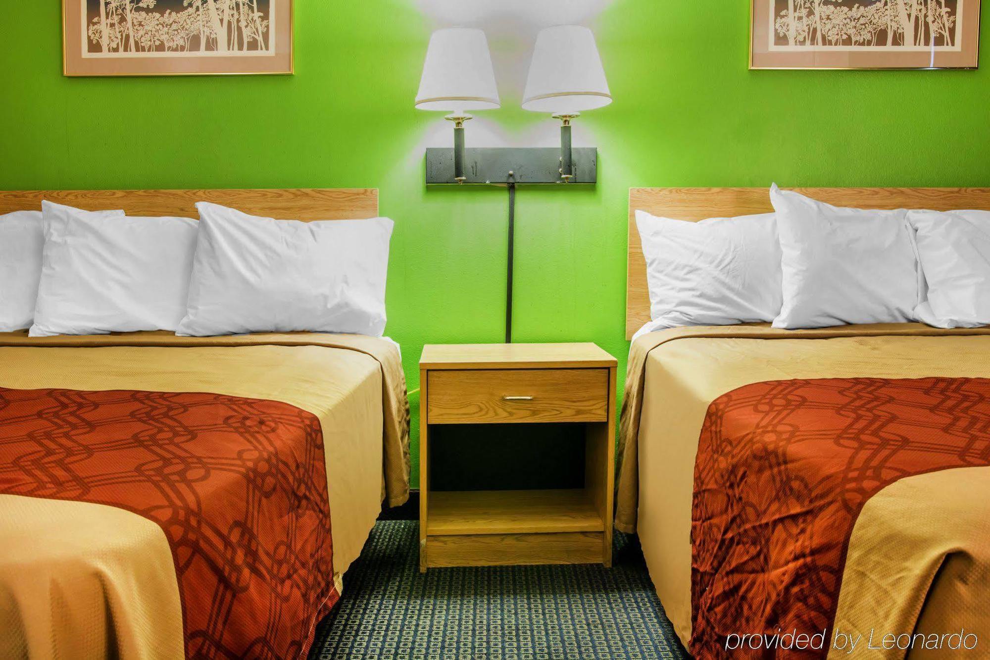 Econo Lodge Battle Creek Bagian luar foto
