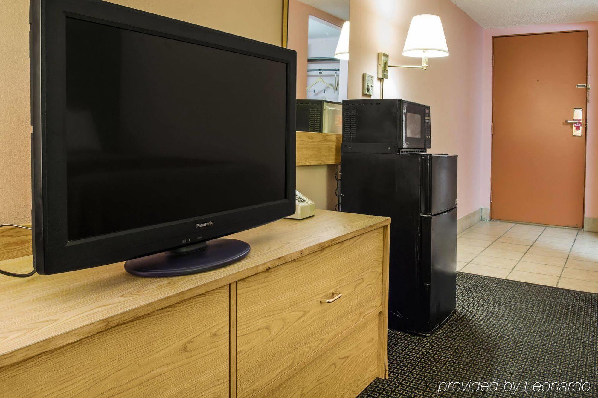 Econo Lodge Battle Creek Bagian luar foto