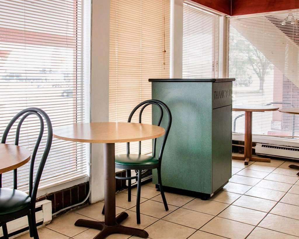 Econo Lodge Battle Creek Restoran foto