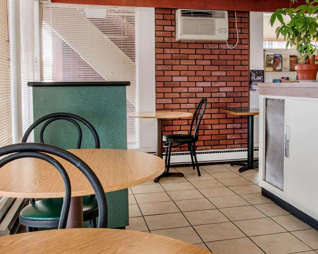 Econo Lodge Battle Creek Restoran foto